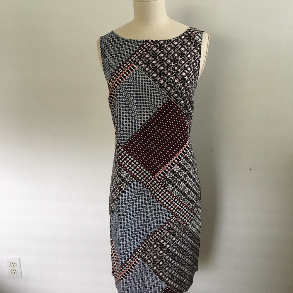 EUC ANN TAYLOR SLEEVELESS SJIFT DRESS SZ M